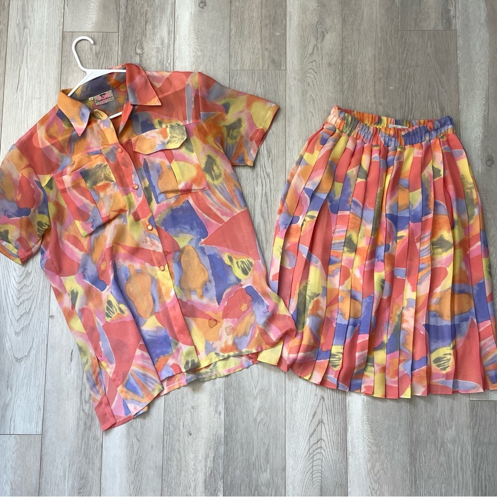 Vintage Artsy Set watercolor button up shirt pleated skirt womens Red (medium)